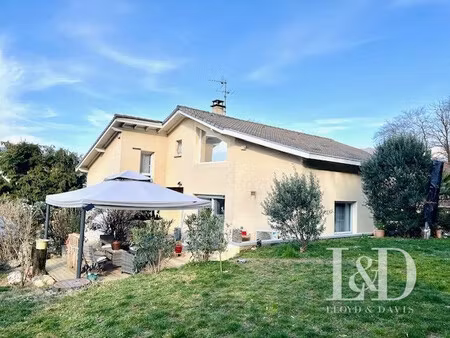 echirolles / bresson - maison 6 pièces de 176 m2 habitables sur