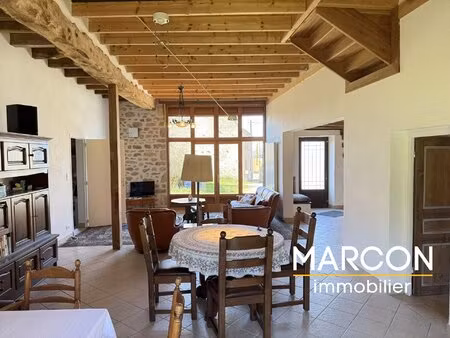 belle maison en pierres renovee de 197 m²