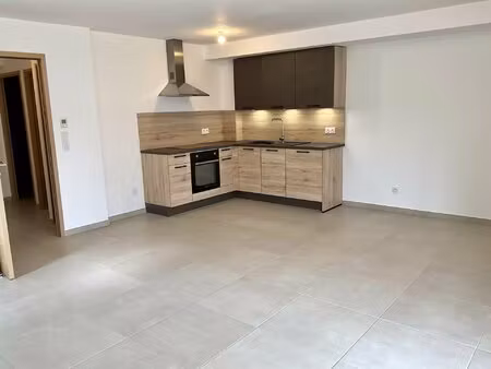 t3 en rez de jardin à étrenner