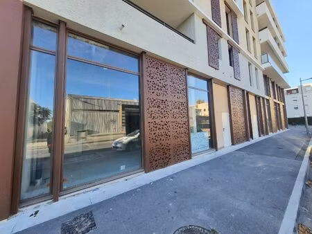 location commerce 132 m² à montpellier (34070)