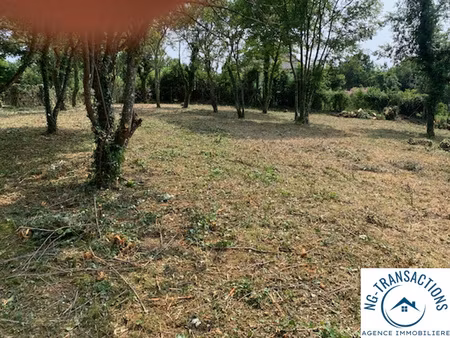 magnifique terrain de 1800 m2 à clamecy