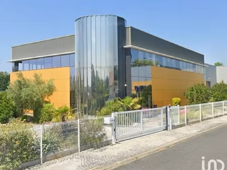 vente local d'activités 2 026 m²