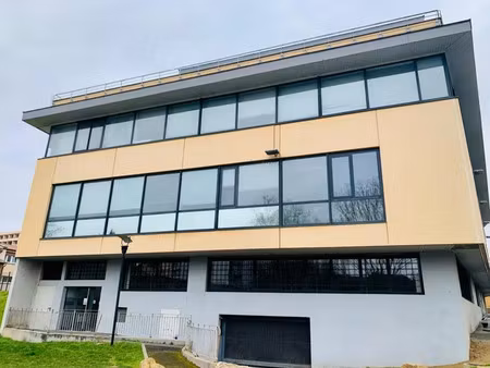 metz show room 263m²