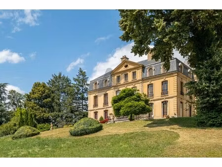 château à vendre à l'l'étrat