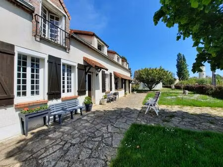 au calme à 10 mn de joigny  charmante fermette habitable de