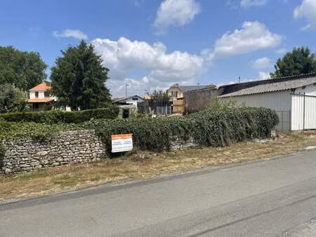 vente terrain à sainte-hermine (85210) : à vendre / 636m² sainte-hermine