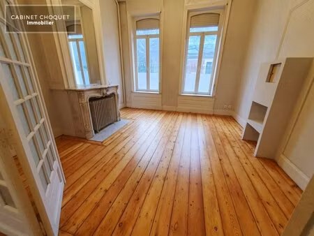 lille - republique - local pro/bureau avec cour - ideal profession liberale