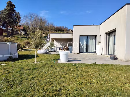 villa contemporaine offrant 3 chambres et 114m2 habitables sur parcelle de 916m2