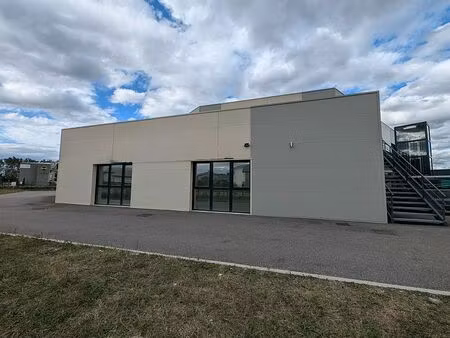 vente commerce alixan 111 m²