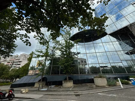 location bureau 1590 m² à lyon 9 (69009)