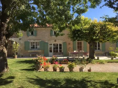 vente maison 8 pièces 286 m² à aumagne (17770)  349 800 €