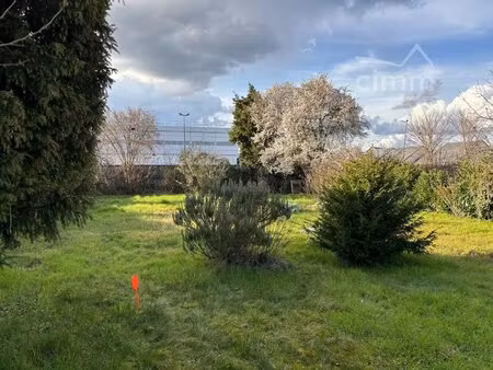 terrain constructible viabilise - 500 m² joue centre