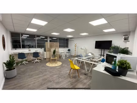 location bureau 40 m² à nîmes (30900)