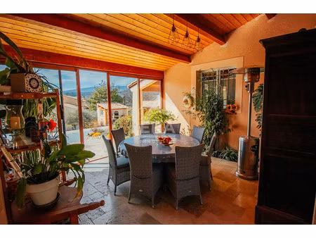 vente maison 5 pièces 147 m² à l'escale (04160)  489 000 €