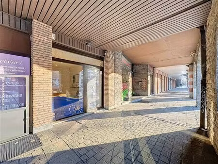 fond de commerce avec reprise de bail : institut cosy à jamb