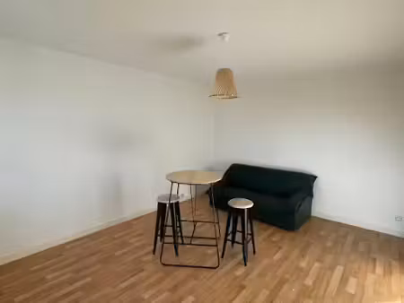 location meublée appartement 2 pièces 34 m² à cosne-cours-sur-loire (58200)  370 €