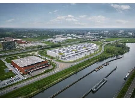 entrepôts logistiques (10 517 m²-14 547 m²) à louer à gand