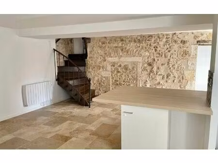 location maison  m² t-2 à sarliac-sur-l'isle  650 €