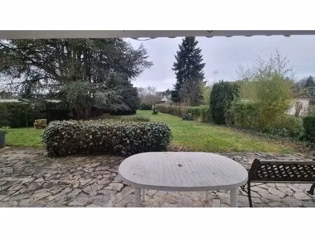 savonnieres  belle construction traditionnelle de 225m² habitab