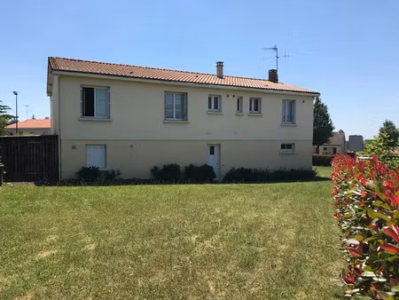 vente maison 8 pièces 154 m² à pouzauges (85700)  200 640 €