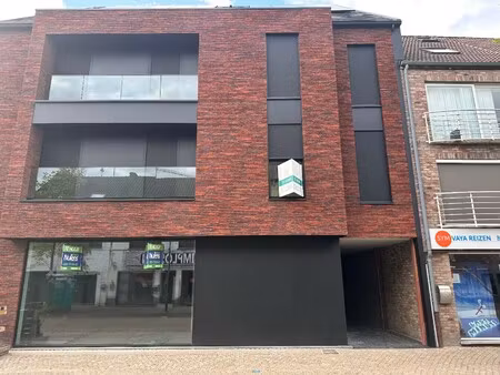 gelijkvloers handelspand met kelderruimte te koop/te huur op a-locatie in houthalen centru