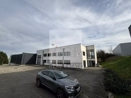location bureau 280 m² à la tour-de-salvagny (69890)