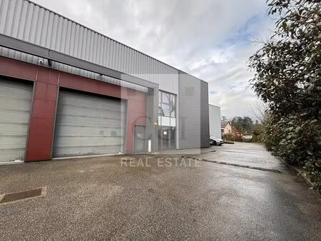 location commerce 420 m² à chaponost (69630)