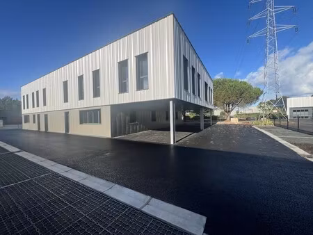 location local commercial 4 pièces