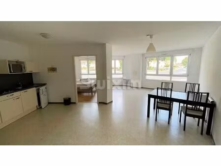 grand deux pièces centre ville avec parking