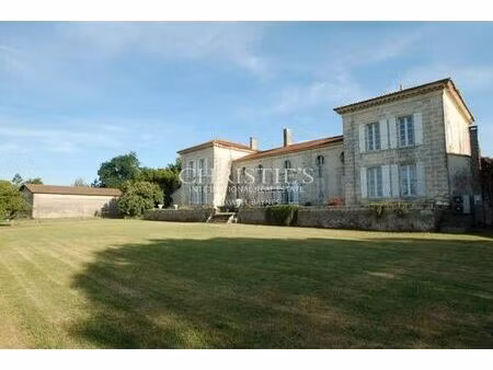 maison de luxe de 12 pièces en vente à berson  france