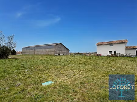 terrain constructible viabilisé de 848 m²