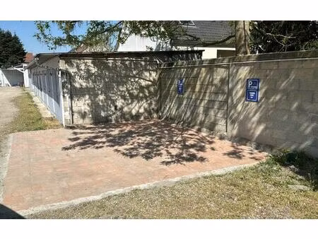 location stationnement  12 m² t- à franconville  49 €