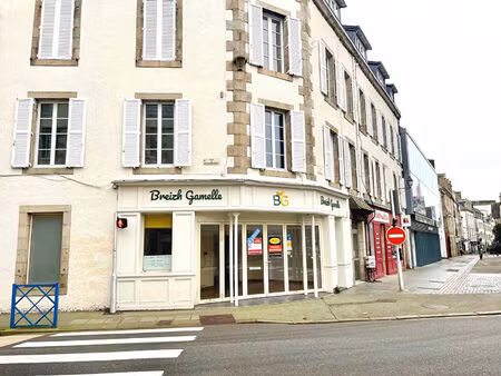 location commerce 66 m² à quimper (29000)