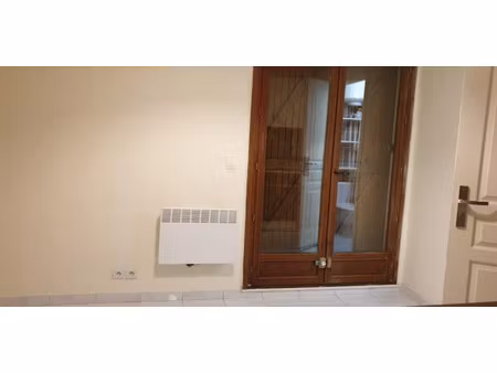 location appartement 1 pièce 15 m² à lognes (77185)  650 €