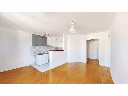 appartement le plessis robinson 2 piece(s) 39 04 m2