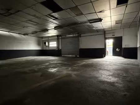 local d'activites-bureaux a louer