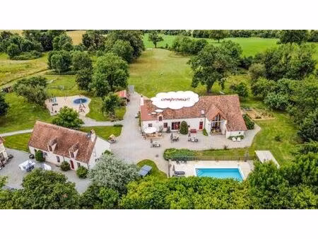 maison de luxe de 14 pièces en vente à rezay  centre