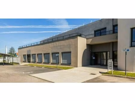 location bureau 288 m² à saint-priest (69800)