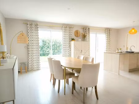 maison contemporaine de 180 m² à cosse-le-vivien
