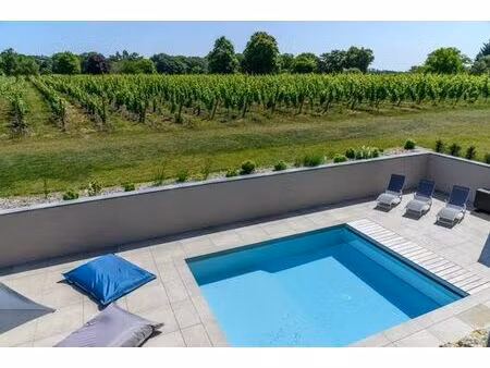 pmaison de luxe de 410 m2 en location baden  france