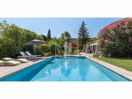 villa avec piscine et terrasse villeneuve-les-avignon (30)