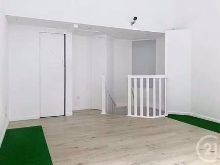 location bureaux et commerces à dinan (22100) : à louer / 39m² dinan