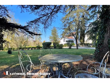 vente maison 8 pièces 171 m² à latresne (33360)  590 000 €