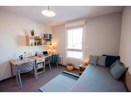 valence / campus briffaut - studio meublé 18 14 m² et parking - spécial investisseur