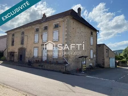 très belle maison de maître dans village calme
