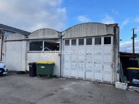 local d'activités de 242 m² à genissac