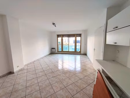 bureau de standing à la varenne lumineux  fonctionnel et p