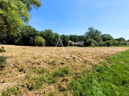 terrain le champ saint père