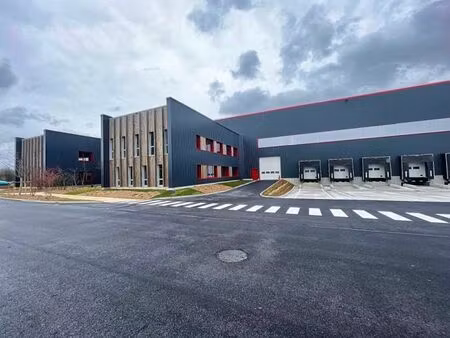 location entrepôt / local d'activités le thillay 6 233 m²