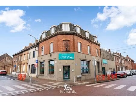 restaurant et appartement dans une situation super!